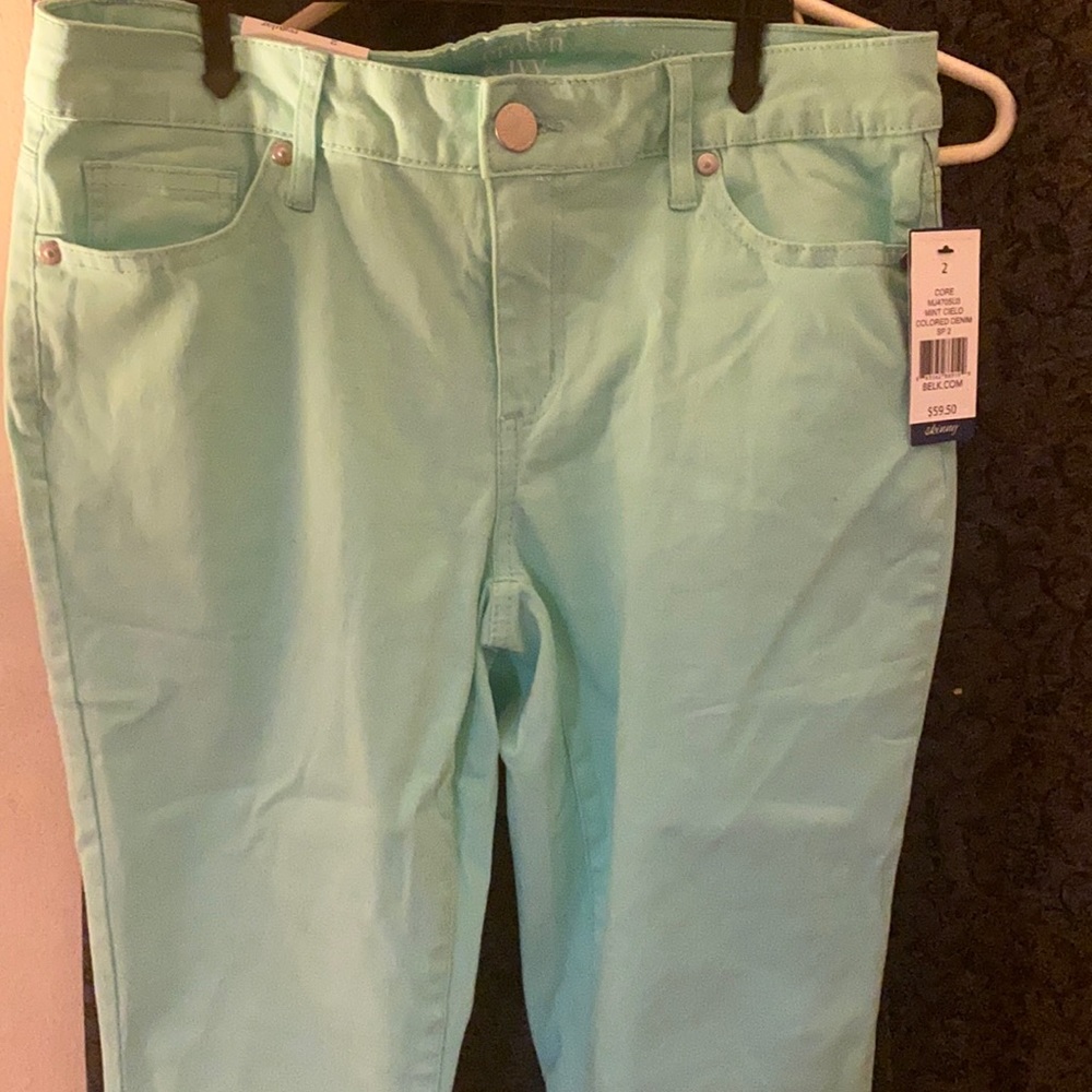 Very cute woman’s pants skinny pants size2 reg